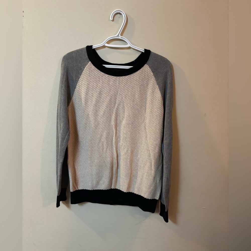 Women’s GAP sweater size Medium